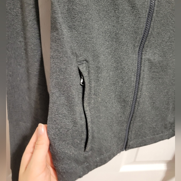 Under Armour jacket size small - Picture 5 of 8